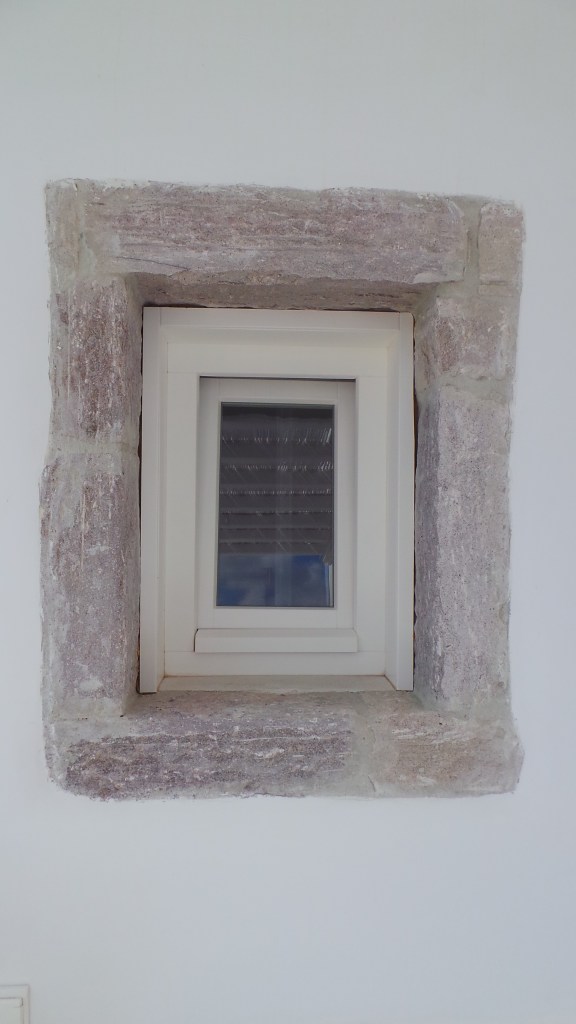 Loved the simple, whitewashed cycladic architecture on these islands