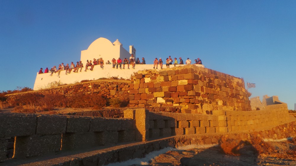 As the highest point on the island, Plaka's fortress was a popular spot for visitors and locals to catch the sunset